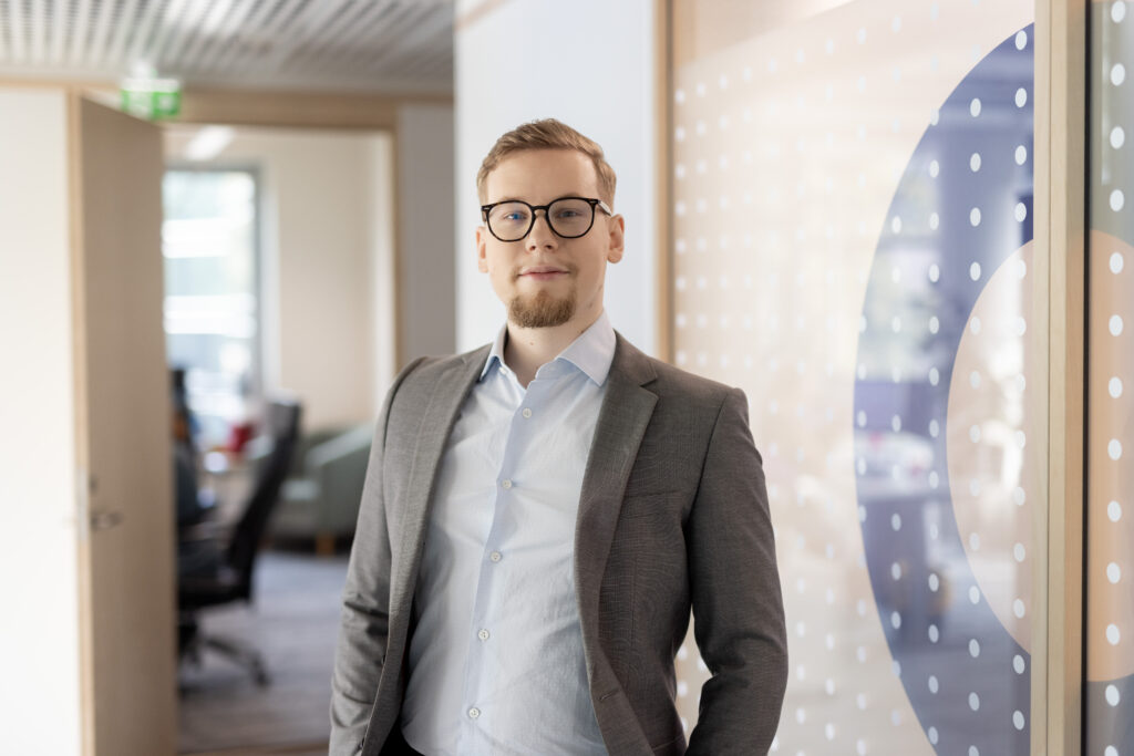 Deniss Kovaljov I Tripod