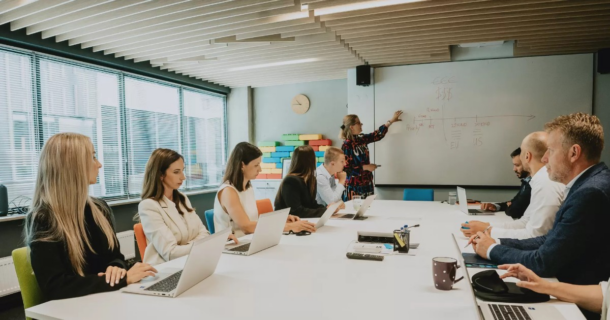 INTELLEKTUAALOMANDI JA TEHNOSIIRDE VALDKONNA JURIST